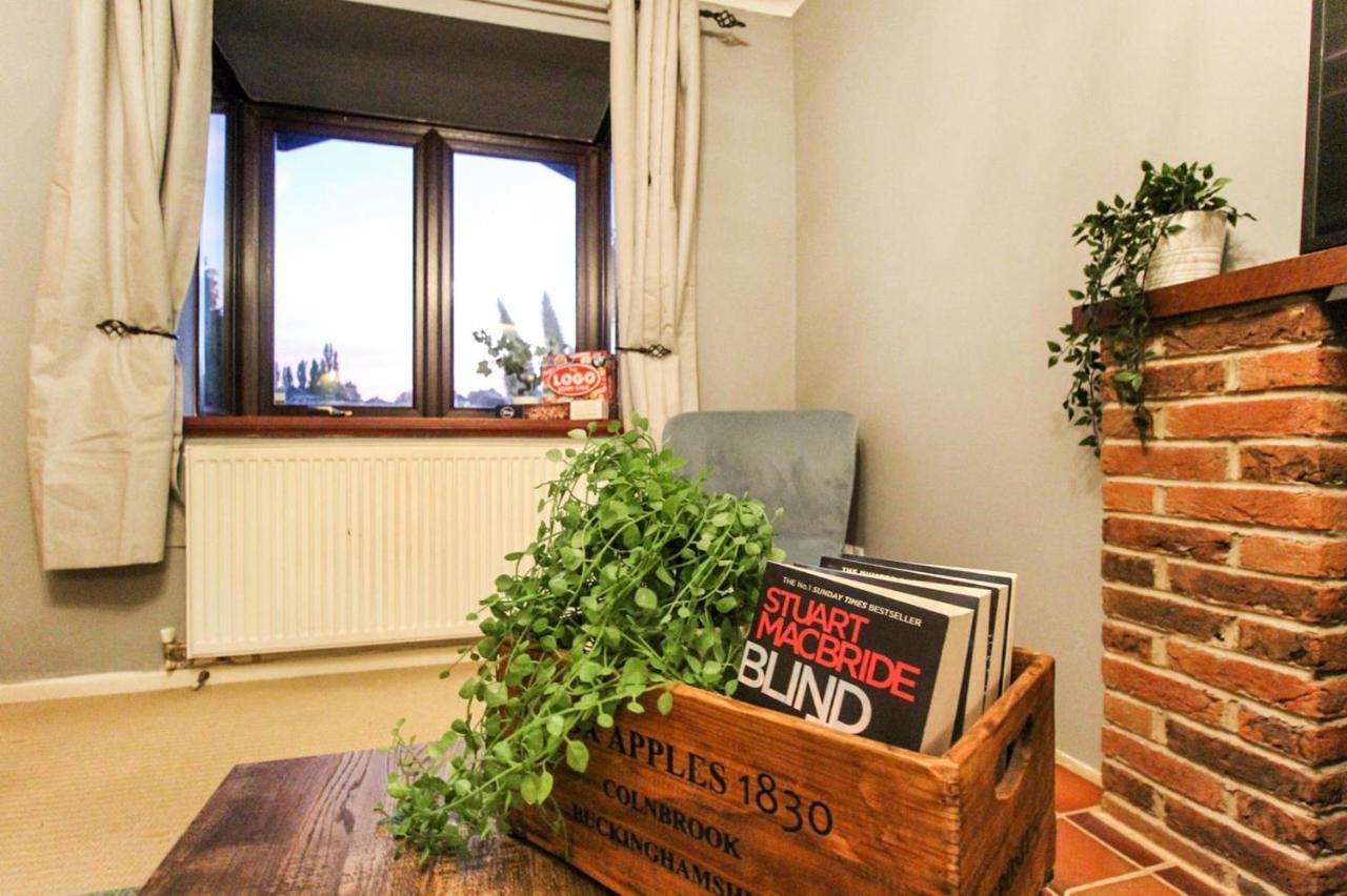 Comfortable 2 Bedroom House With Free Parking Nottingham Esterno foto