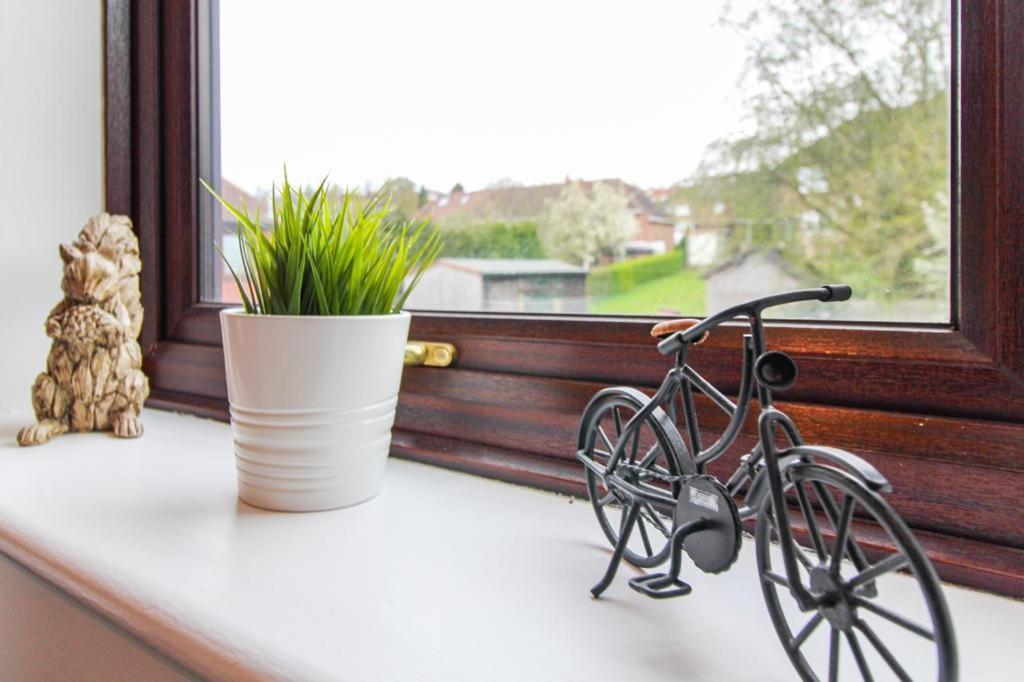 Comfortable 2 Bedroom House With Free Parking Nottingham Esterno foto