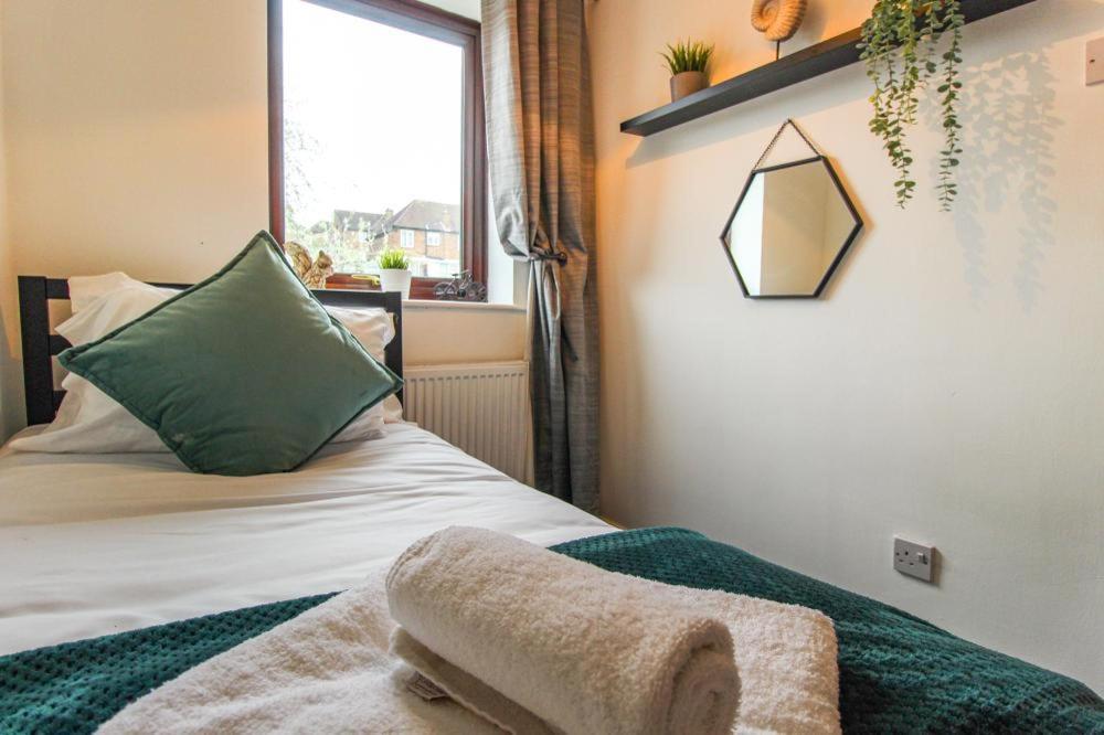 Comfortable 2 Bedroom House With Free Parking Nottingham Esterno foto