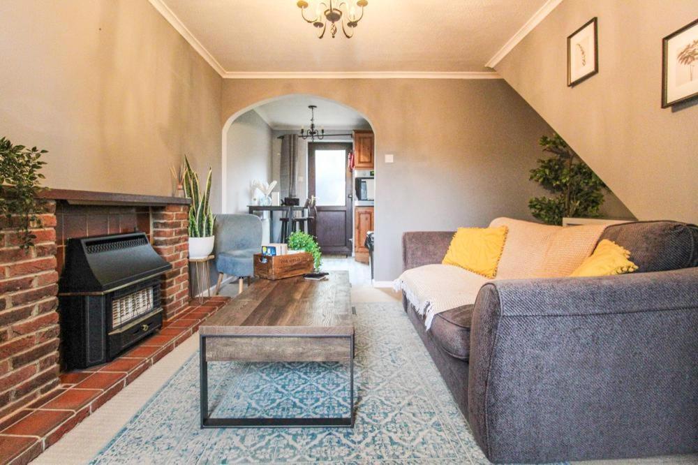 Comfortable 2 Bedroom House With Free Parking Nottingham Esterno foto